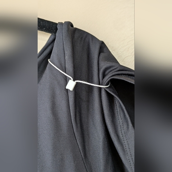 SKOTA SWIM Essentials Black Cap Sleeve One-Piece Swim Suit, Size XL, New! - Picture 7 of 8